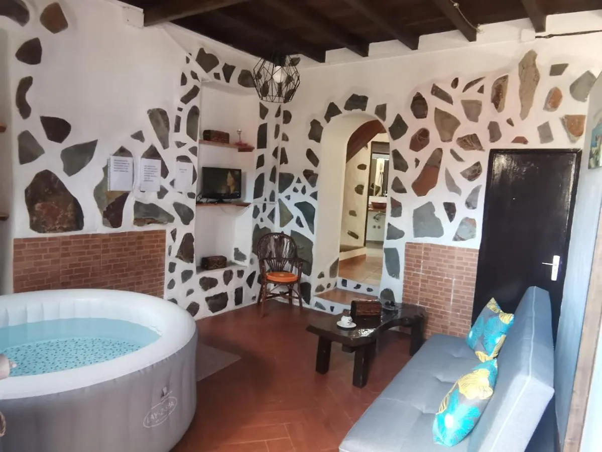 Hébergement de vacances Villa Casita Rural Con Jacuzzi Climatizado. à Los Realejos