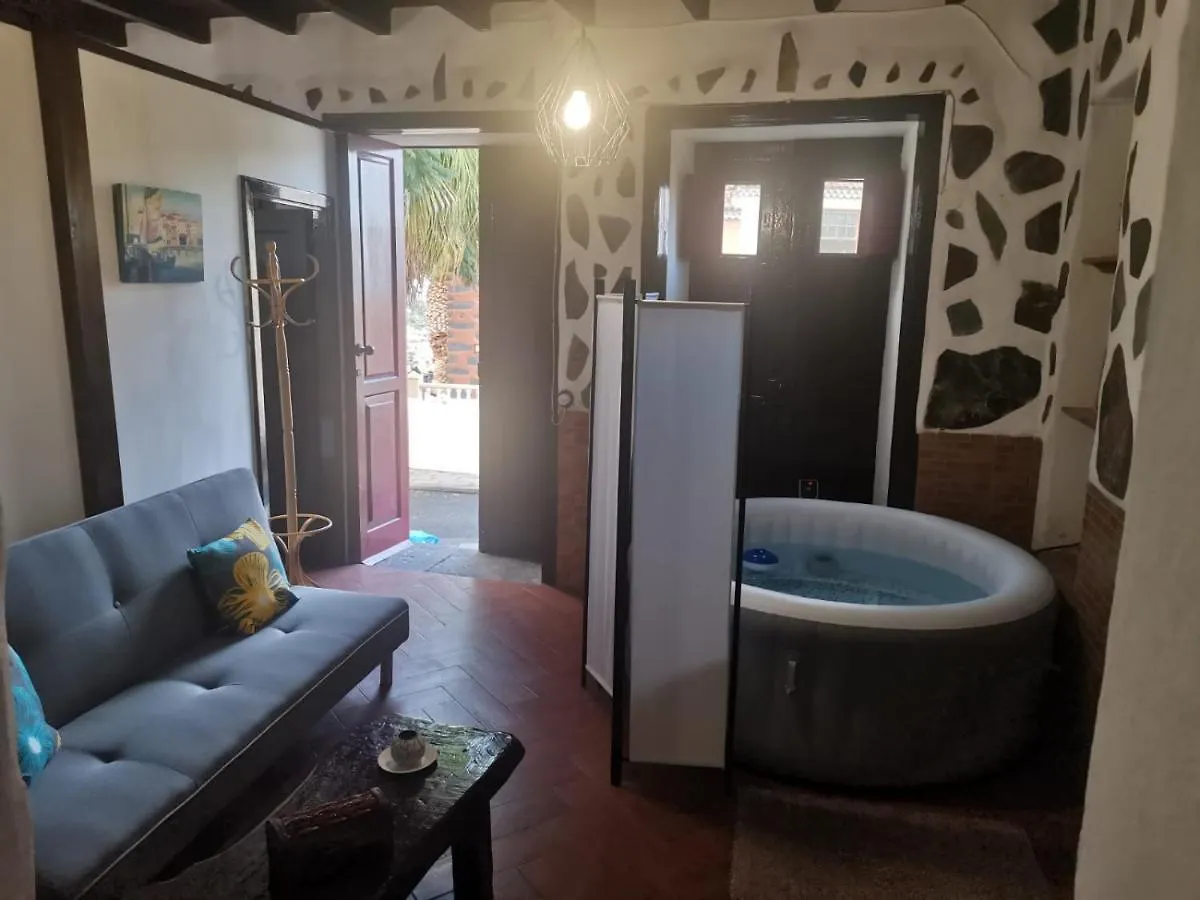 Casita Rural Con Jacuzzi Climatizado. Villa Los Realejos